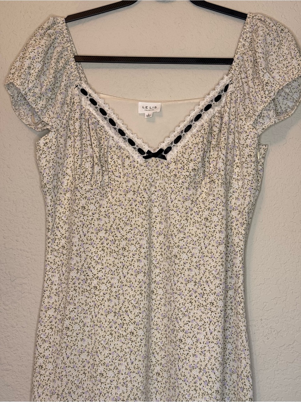 Le Lis Cottage Core Cream Floral V-Neck Puff Sleeve Maxi Dress NEW